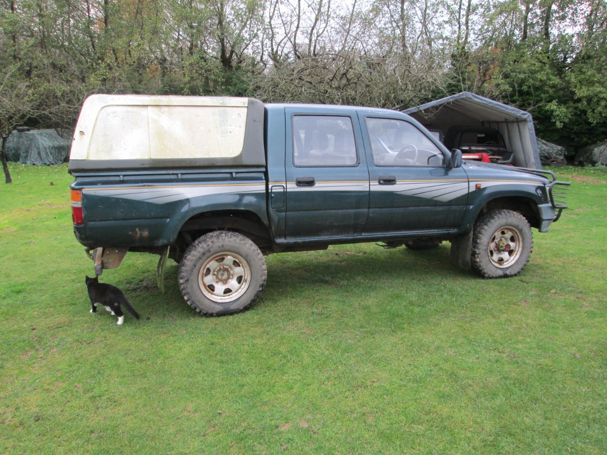 1995 Toyota Hilux Image 2